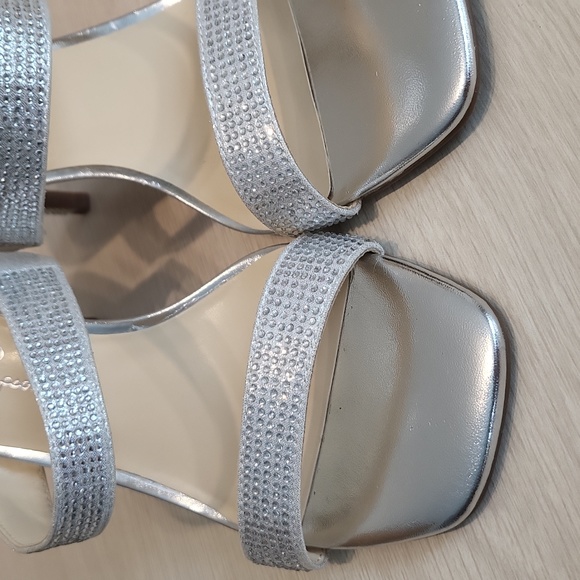 Jessica Simpson Sandal - Picture 4 of 11